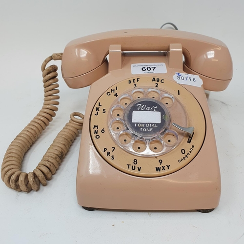 607 - A pink US 500 dial telephone