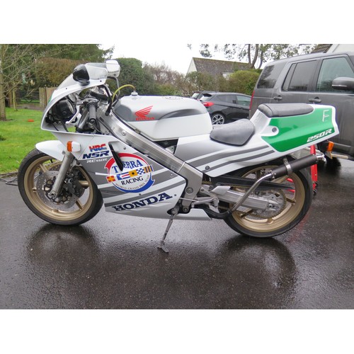 76 - A 1989 Honda NSR 250 MC18
Registration number H981 YTU
Frame number MC181105562
Engine number 110556... 