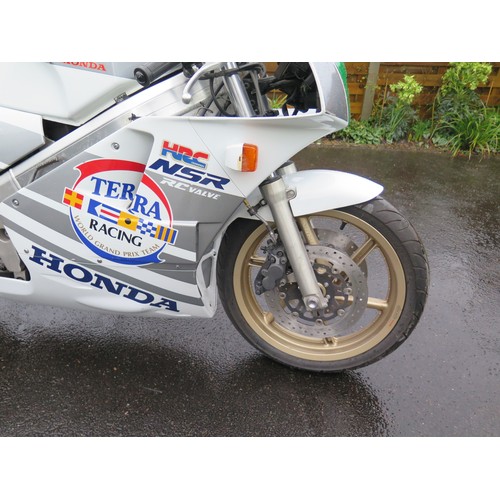 76 - A 1989 Honda NSR 250 MC18
Registration number H981 YTU
Frame number MC181105562
Engine number 110556... 