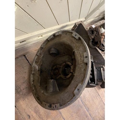 1 - A gearbox, and other related items, understood by the owner to have come from an OM Tipo 469, a WWII... 