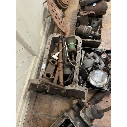 1 - A gearbox, and other related items, understood by the owner to have come from an OM Tipo 469, a WWII... 