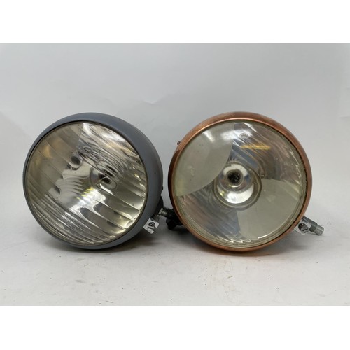 40 - Four headlamps, understood to be from a pre-war Ford, and four other headlamps (2 boxes)