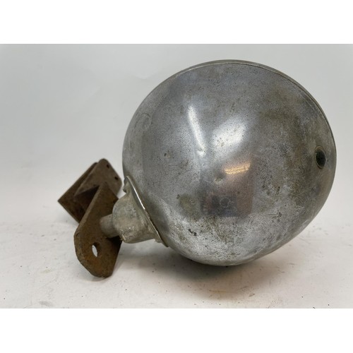 40 - Four headlamps, understood to be from a pre-war Ford, and four other headlamps (2 boxes)