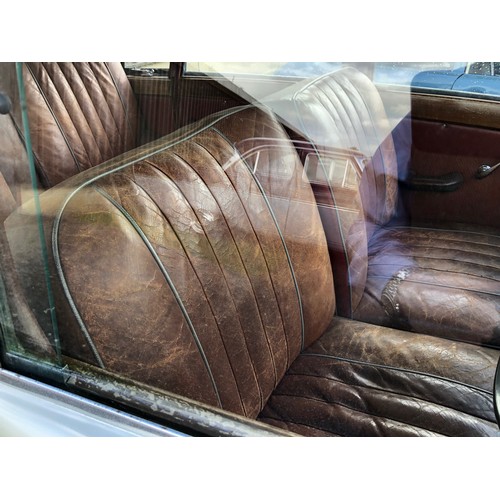 15 - 1954 Daimler Conquest
Registration number SRL 753
Metallic gold
Red leather interior
V5C
Last MOT ex...