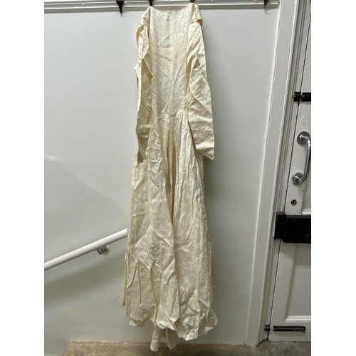 713 - A tea service, various ceramics and glass, a wedding dress, and three hats (qty))