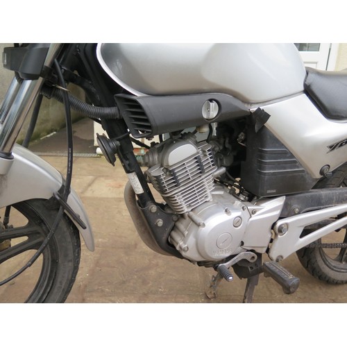 10 - 2006 Yamaha YBR 125 
Registration number WF56 VJU 
Frame number VG5RE031000220525 
Engine number  E3... 