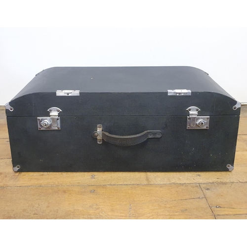 7 - A vintage car travelling trunk, with a key, 80 cm wide...