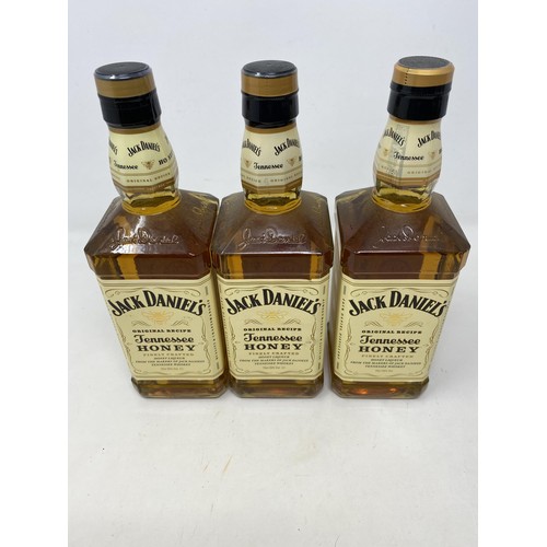 669 - Six bottles of Jack Daniel's whiskey, and a 650 ml bottle of Keo Cyprus brandy, boxed (7)