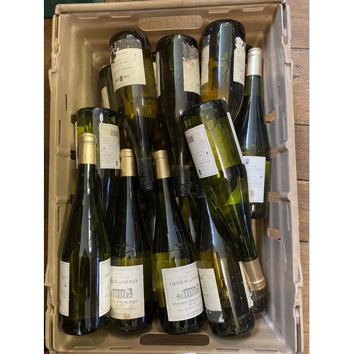 710 - Eighteen bottles of Chateau du Jaunay Muscadet (18)