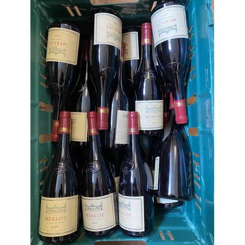 712 - Eighteen bottles of Merlot, Moreau & Fils (18)