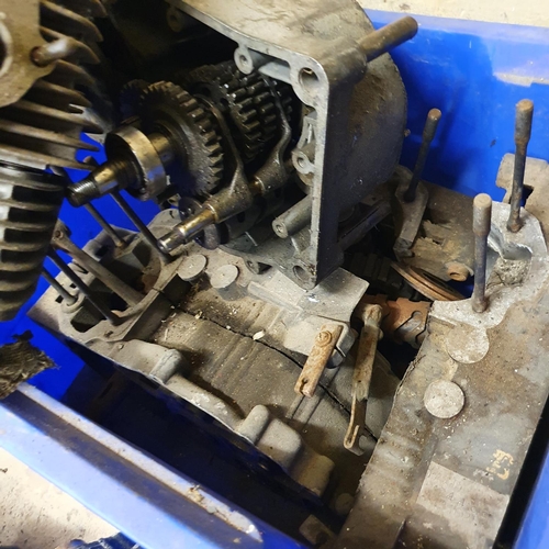 56 - Assorted engine and gearbox parts (qty)...