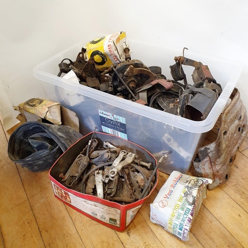 98 - Assorted bike parts (box)