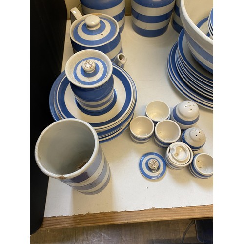 532 - Assorted T G Green blue and white kitchenwares (qty)