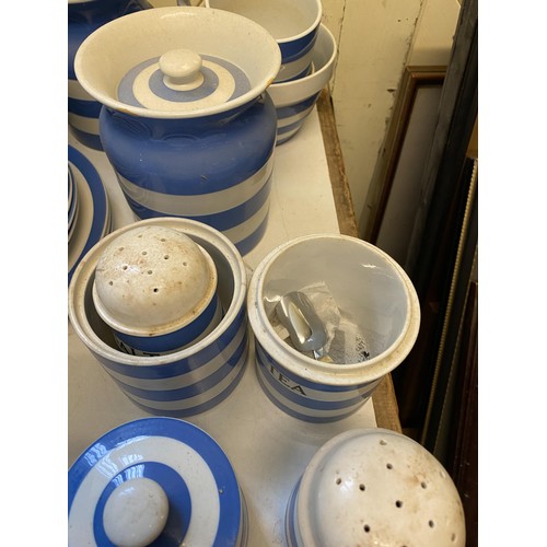 532 - Assorted T G Green blue and white kitchenwares (qty)