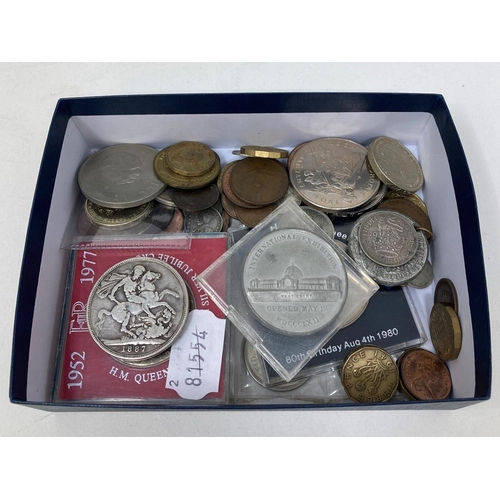 100 - A George II threepence, 1763, a George II halfpence, 1754, other assorted coins and medallions, loos... 