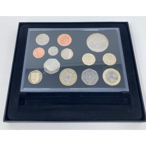 113 - Five Royal Mint year proof coin collection sets, 2005, 2007 (2), 2010 and 2011 (5)