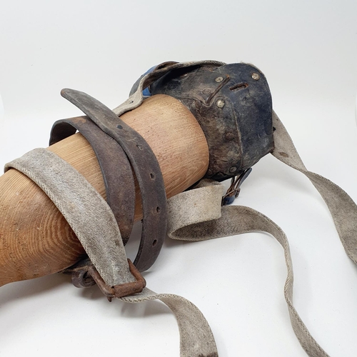 160 - An early 20th century wooden leg