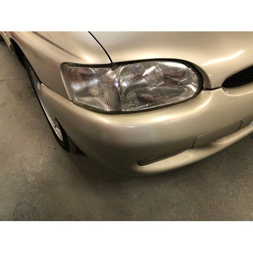 35 - 1996 Ford Escort Cabriolet Si
Registration number P320 AHO
Metallic gold
Alloy wheels
Just over 81,0... 