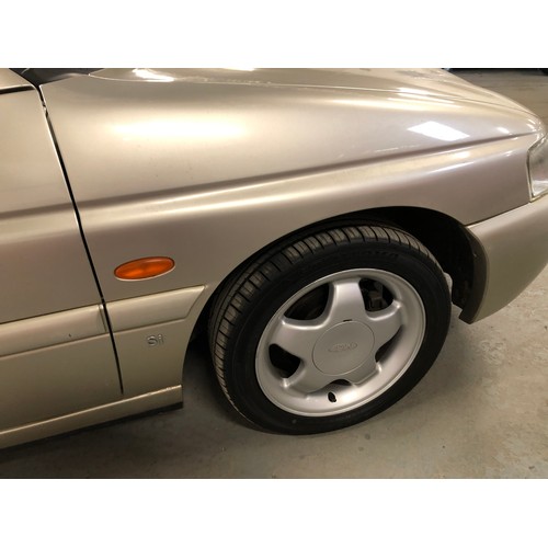 35 - 1996 Ford Escort Cabriolet Si
Registration number P320 AHO
Metallic gold
Alloy wheels
Just over 81,0... 