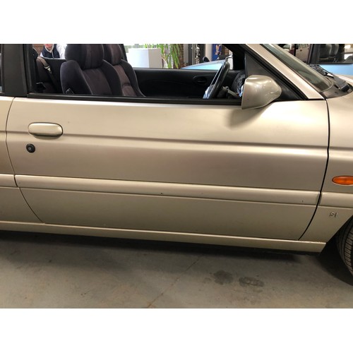 35 - 1996 Ford Escort Cabriolet Si
Registration number P320 AHO
Metallic gold
Alloy wheels
Just over 81,0... 
