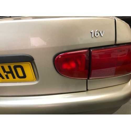 35 - 1996 Ford Escort Cabriolet Si
Registration number P320 AHO
Metallic gold
Alloy wheels
Just over 81,0... 
