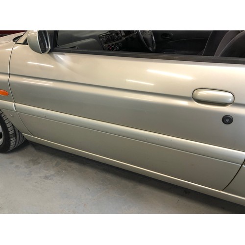 35 - 1996 Ford Escort Cabriolet Si
Registration number P320 AHO
Metallic gold
Alloy wheels
Just over 81,0... 