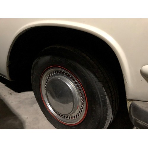 49 - ***Estimate reduced to £3,000-4,000***
1962 Ford Zephyr Zodiac
Registration number 132 PRL
White
Bee... 