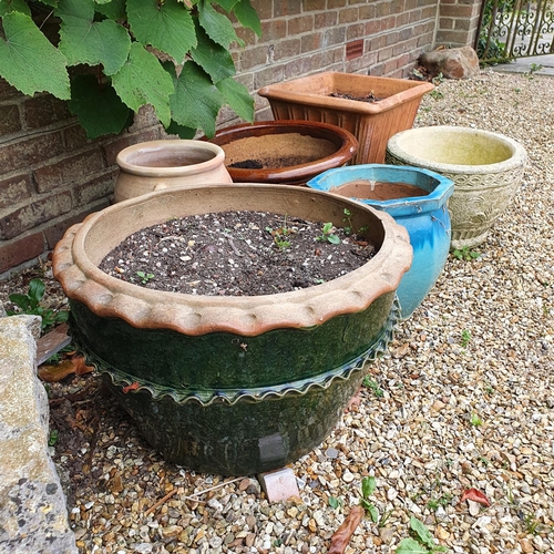 11 - Six assorted garden pots...