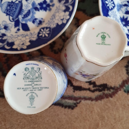 334 - Assorted modern Belleek, a part tea set and other items (box)