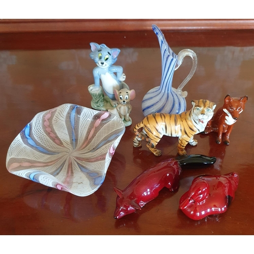 383 - A Royal Doulton Flambé duck, 4.5 cm high, a Flambé fox, a Tom & Jerry pair of Wade blow-up figures, ... 