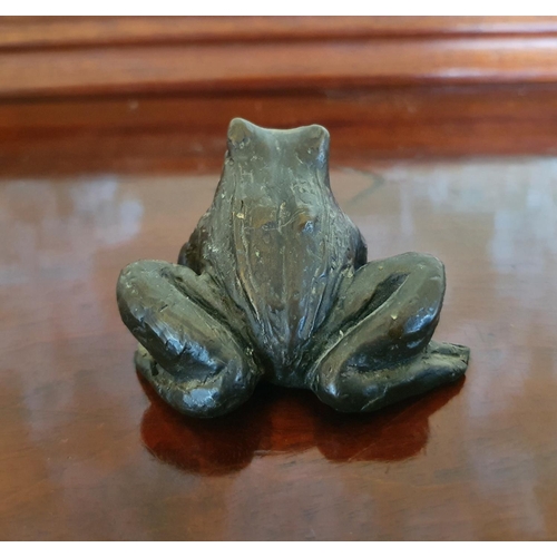 396 - A Rosalie Johnson bronze figure of a frog, 4 cm high