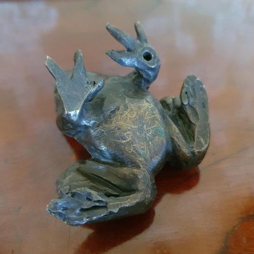 396 - A Rosalie Johnson bronze figure of a frog, 4 cm high