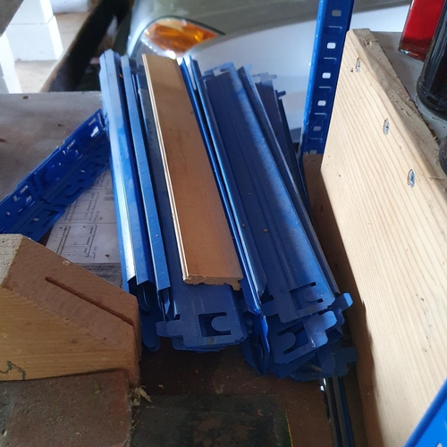 140 - Various parts of blue racking, with chipboard shelves, 89 cm wide, some parts to be made up