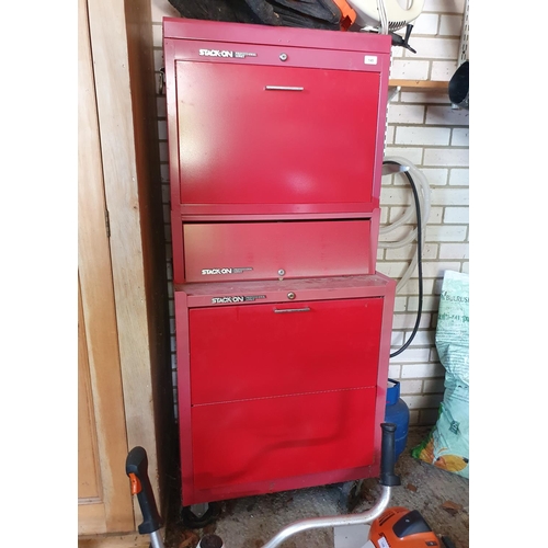 145 - A Stack-on Professional Series metal tool chest, 67.5 cm wide, with assorted tools