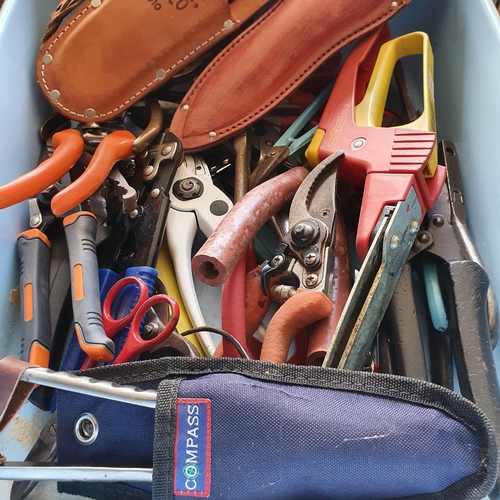 164 - Assorted garden and other shears (box)