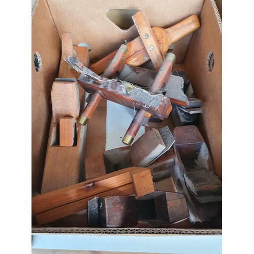 167 - A large group of assorted molding planes (2 boxes)