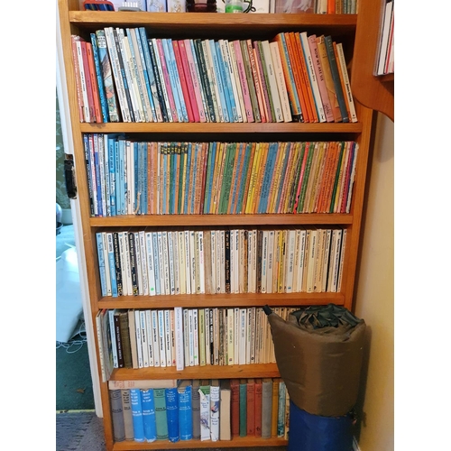 601 - The remaining loose contents of bedroom 3, including books, a single bed, wicker baskets, ceramics, ... 