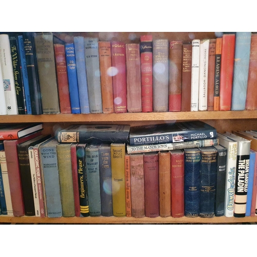 655 - Assorted volumes, including Thomas Hardy (in the corner)