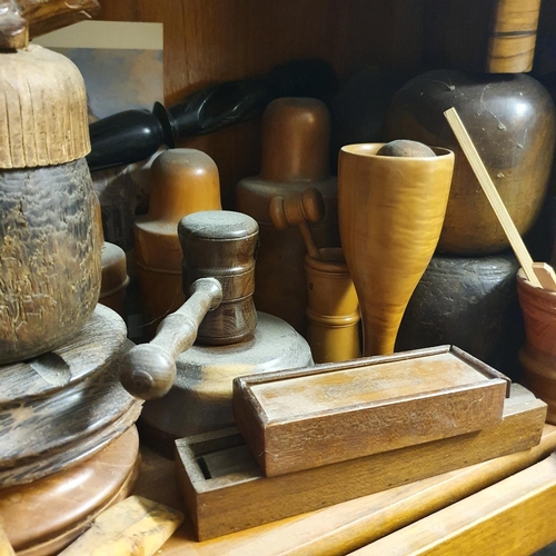 674 - Assorted lignum vitae treen, and other treen (top shelf of the lounge unit)