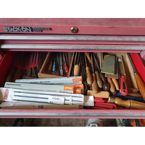 145 - A Stack-on Professional Series metal tool chest, 67.5 cm wide, with assorted tools