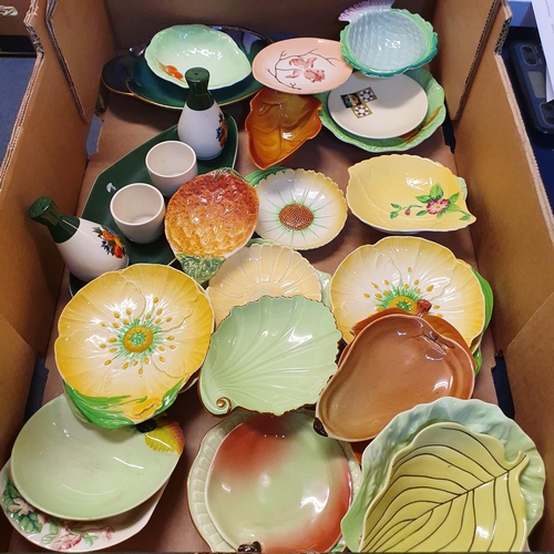 550 - A Carlton Ware graduated bowl set, decorated flowers, and various other Carlton Ware (box)