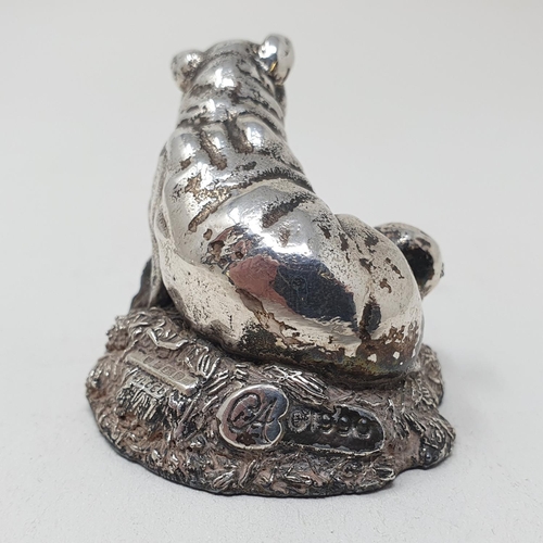 176 - A modern silver group, of a sow and piglets, Birmingham 1992, 4 cm high