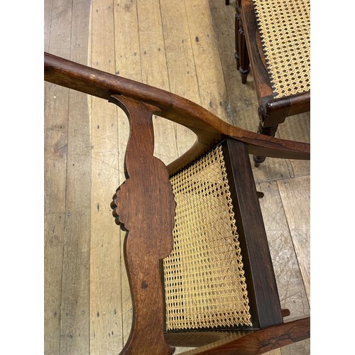 789 - A set of six 19th century rosewood bar back dining chairs, with reeded seats, on turned reeded taper... 