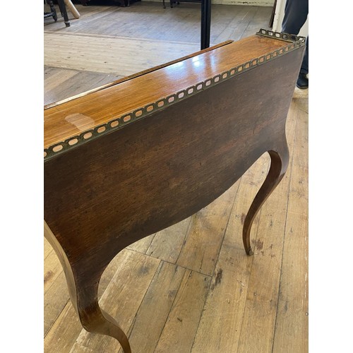 801 - A French rosewood ladies writing bureau, inlaid with flowers, on cabriole legs with gilt metal mount... 