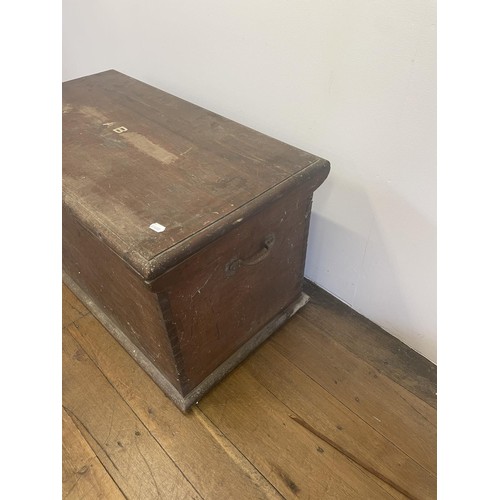 837 - An early 20th century pine trunk, 101 cm wide