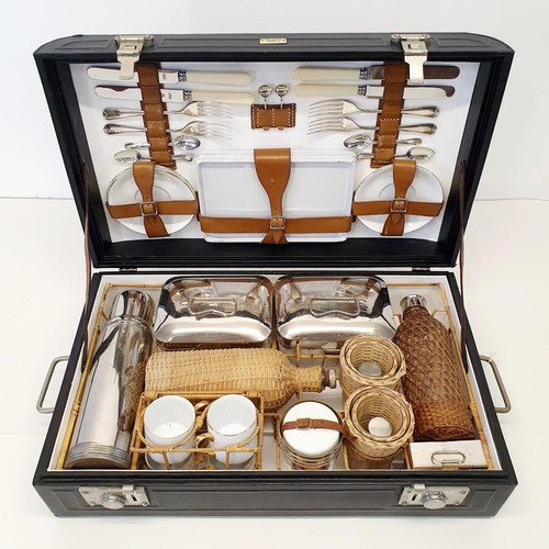 63 - A very rare Drew and Sons Piccadilly, London, four person suitcase picnic and drinking set, c.1909. ... 