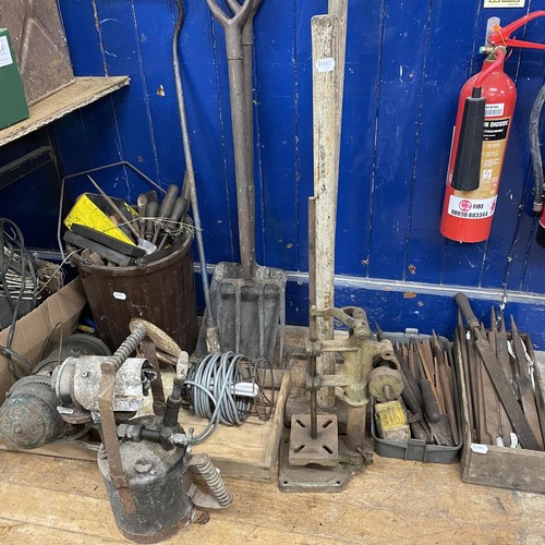 209 - A large blow torch, other assorted tools and items (qty)  Provenance: Removed from a private garage/... 