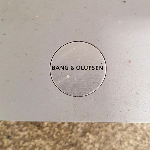 61 - A pair of Bang & Olufsen CD racks, 112 cm high (2)