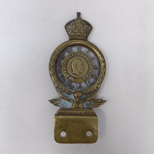 121 - A Royal Automobile Club car badge