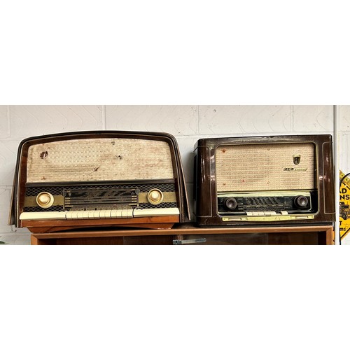 74 - Two vintage radios, and three other radios (5)
Being sold without reserve...